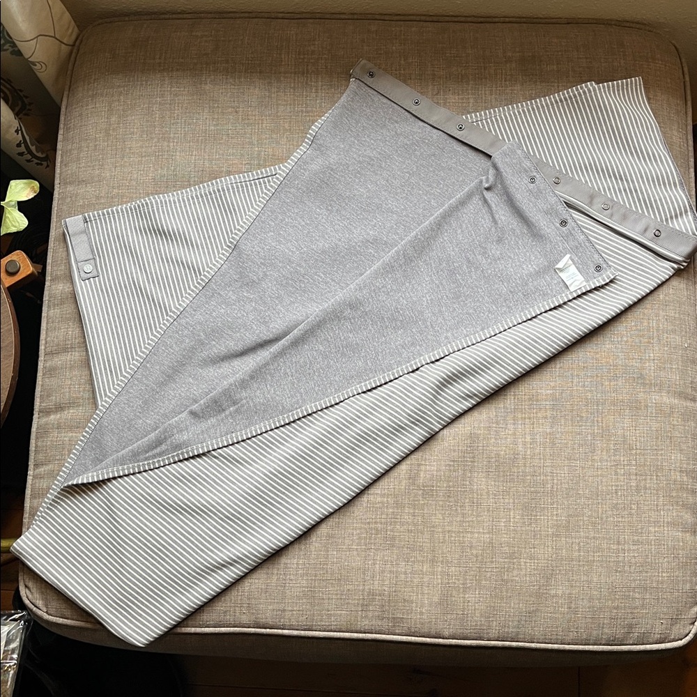 Lululemon Vinyasa Gray and White Striped Large Scarf Towel